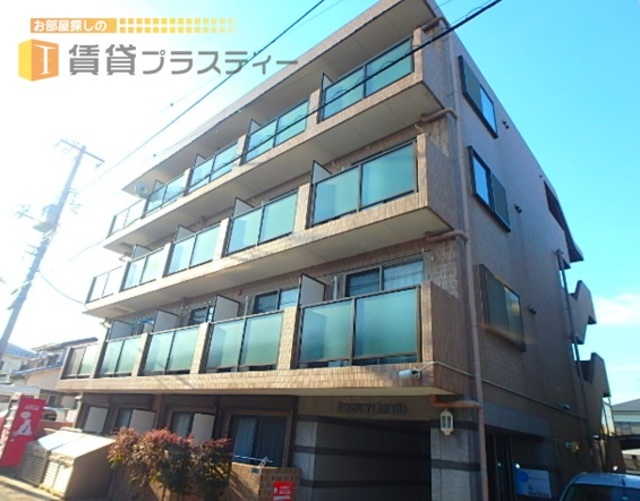 建物外観　大通りから入った静かな環境