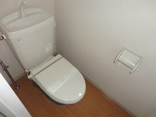 トイレ　温水洗浄便座設置予定です♪