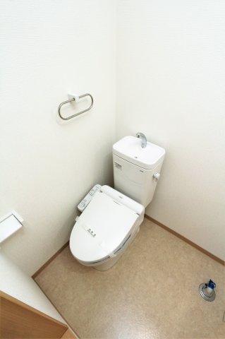 トイレ　参考写真（同物件別部屋）