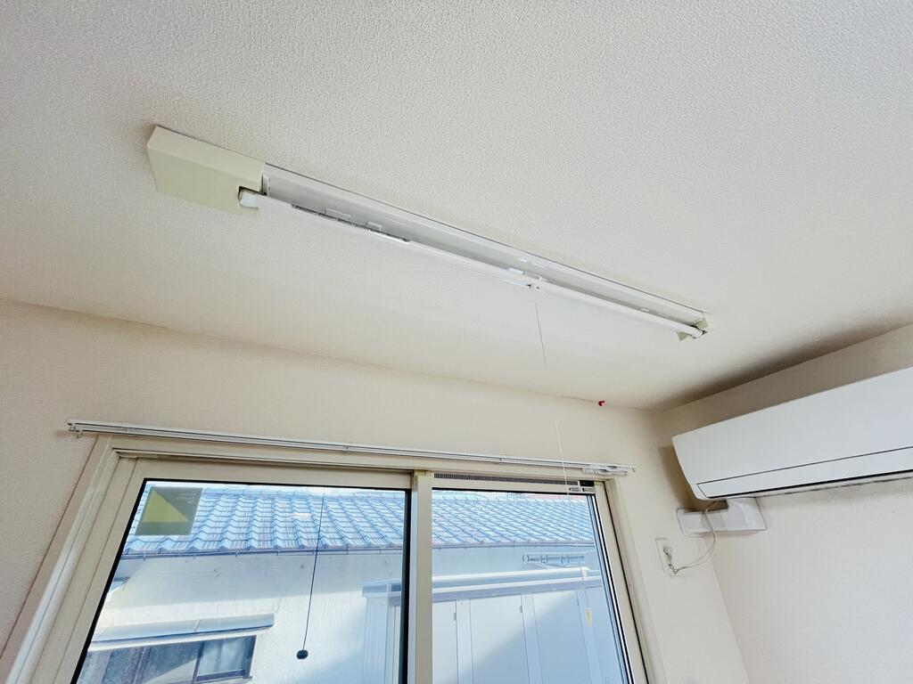 その他設備　室内物干し