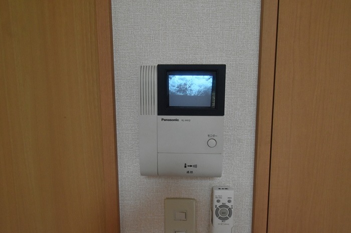 セキュリティ　来訪者の姿を確認できます。