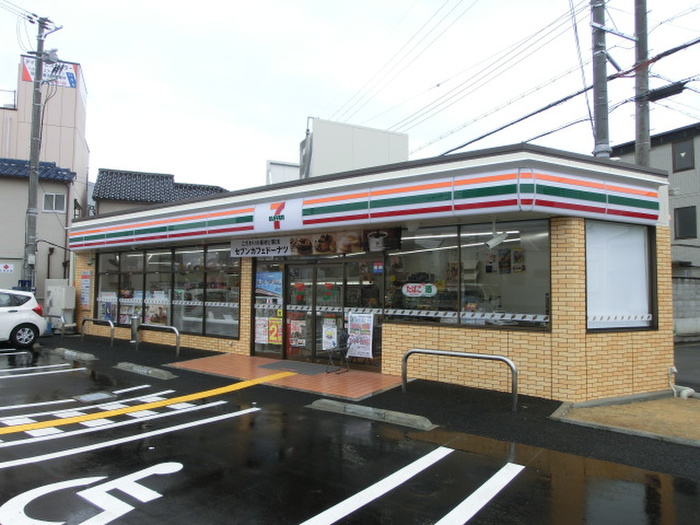 コンビニ　セブンイレブン八尾萱振3丁目店（コンビニ）まで143m