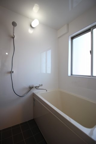 バス・シャワールーム　お風呂で日々の疲れを落としましょう