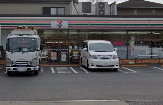 コンビニ　セブンイレブン 三鷹新川6丁目店（コンビニ）まで132m