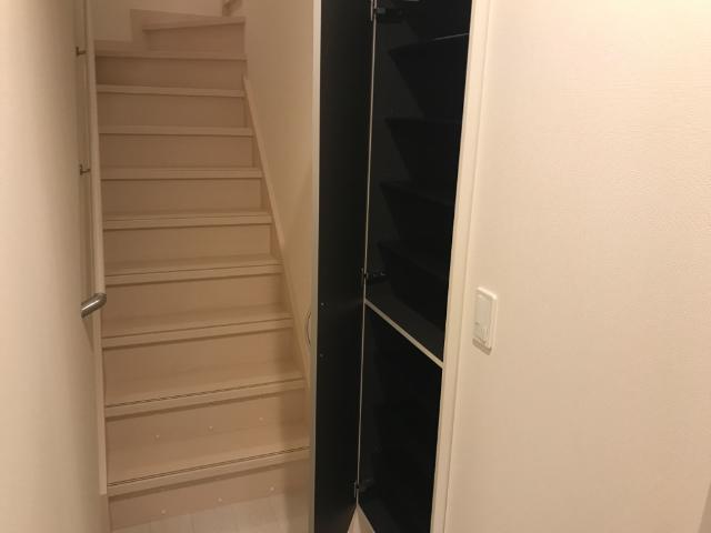 収納　シューズボックス