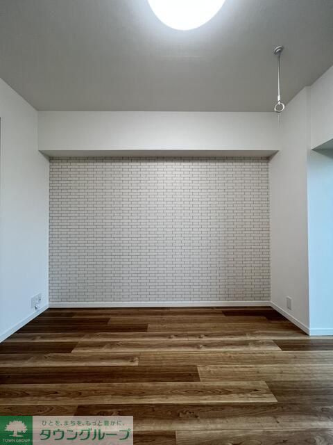その他　※同物件他号室のため室内フローリング等配色が異なります