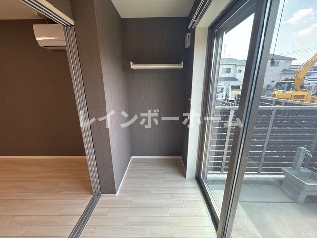 バルコニー　お洗濯にも便利なバルコニー付き