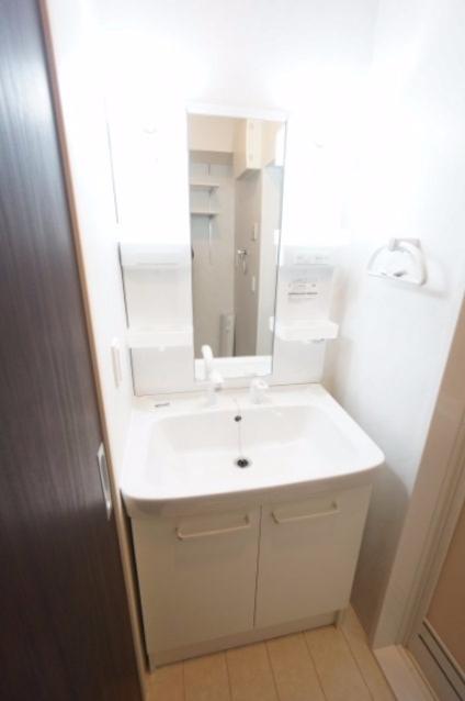 洗面設備　※同物件・同タイプの写真です。