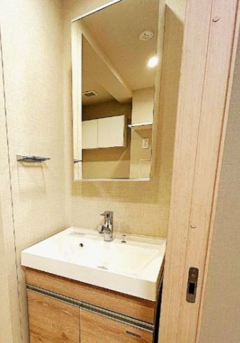 洗面設備　コンパクトで使いやすい洗面所