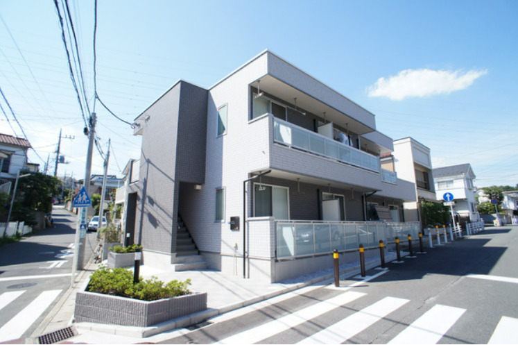 建物外観　【女性のお一人暮らしでも安心のセキュリティ♪】