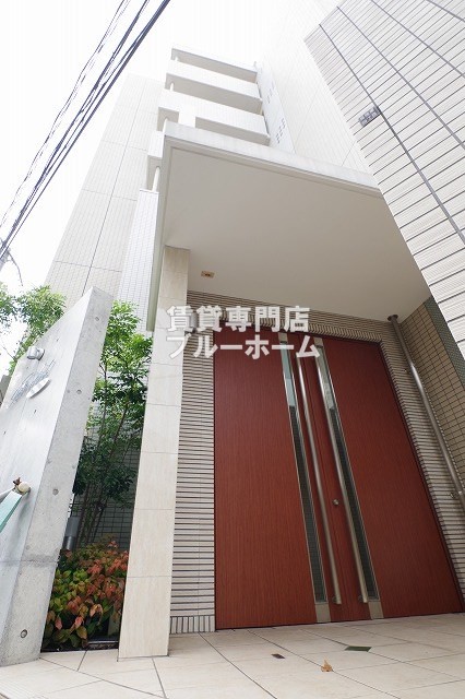 建物外観　鉄筋コンクリート造6階建て