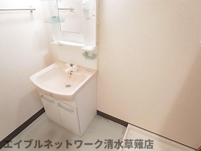 洗面設備　コンパクトで使いやすい洗面所