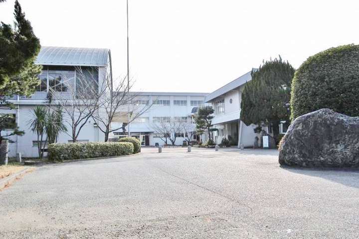 小学校　加茂名小学校（小学校）まで338m