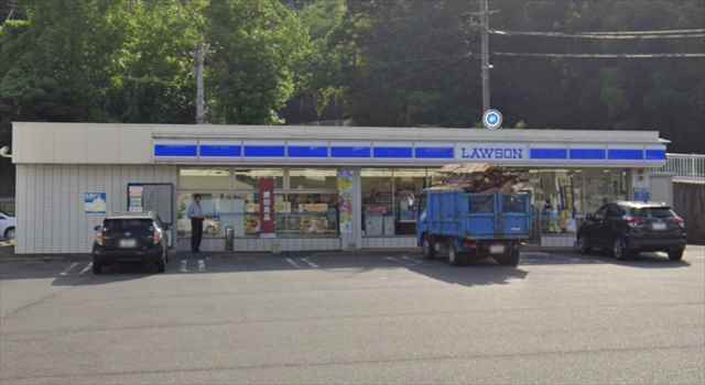 コンビニ　ローソン呉焼山北一丁目店（コンビニ）まで609m