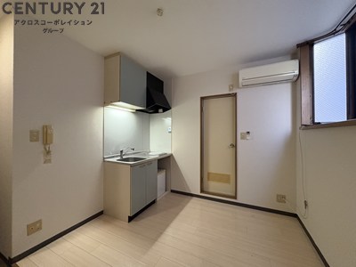 居室・リビング　2面採光で日当たり良好なお部屋です♪