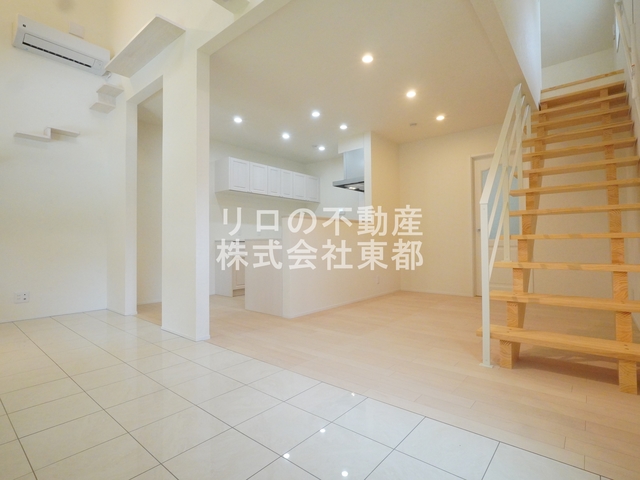 居室・リビング　広いリビングはゆったりくつろげる憩いの空間♪