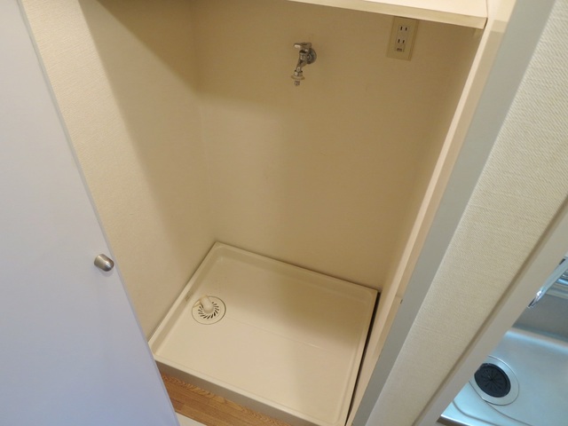 その他設備　室内洗濯機置場です♪