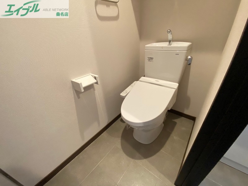 トイレ　同型参考写真