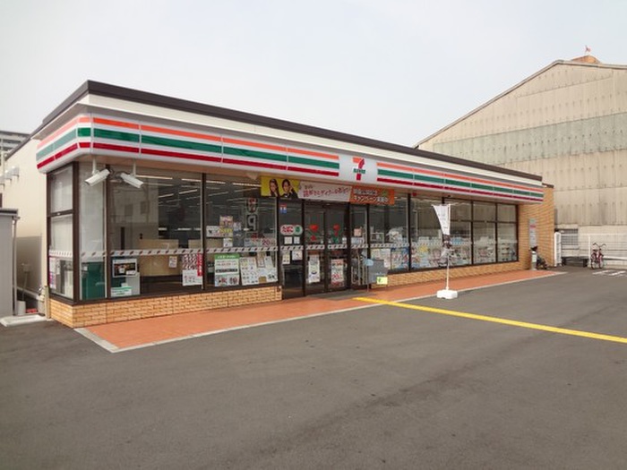 コンビニ　セブンイレブン（コンビニ）まで750m