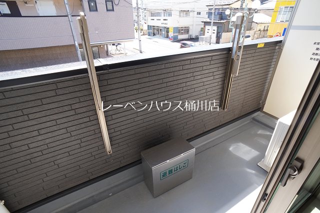 バルコニー　レーベンハウス桶川店へ　048-787-5511