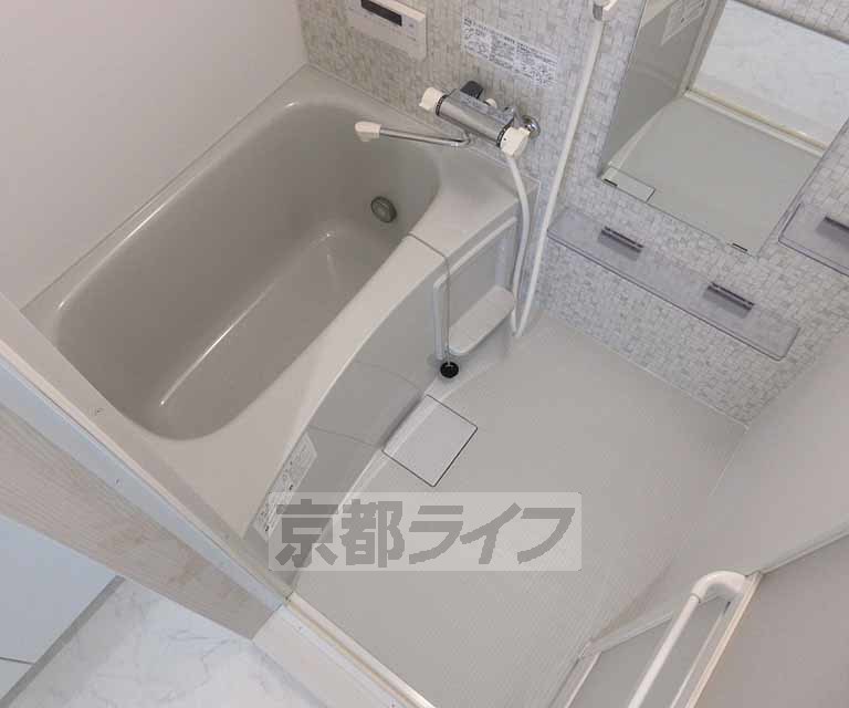 バス・シャワールーム　ゆったりバスルーム！