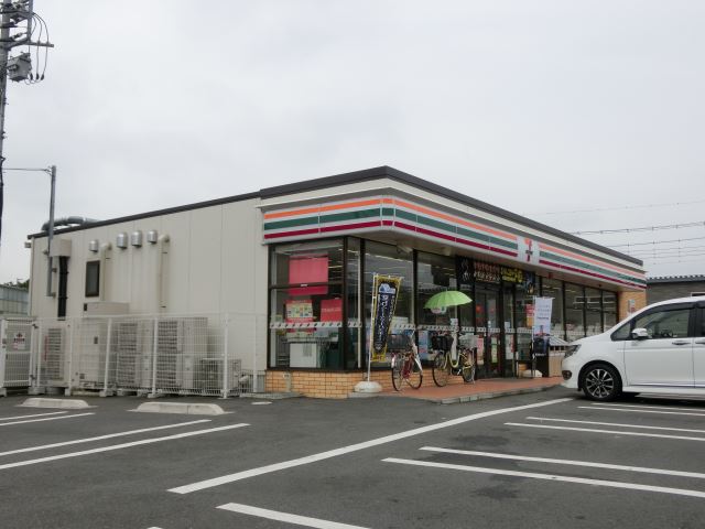 コンビニ　セブンイレブン（コンビニ）まで600m
