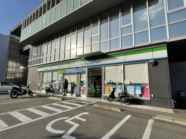 コンビニ　ファミリーマート博多上牟田一丁目店（コンビニ）まで169m