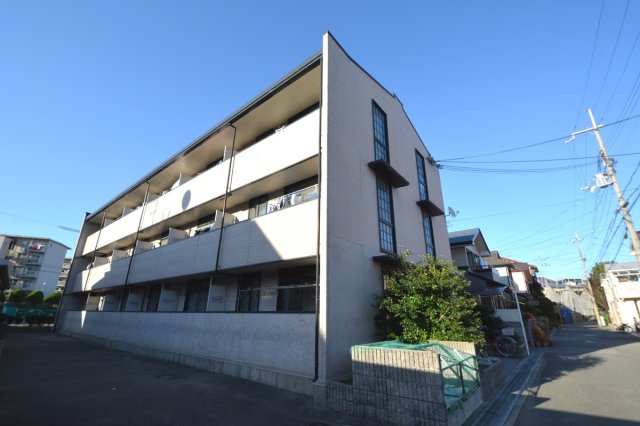 建物外観　敷地内に自転車置き場あります！