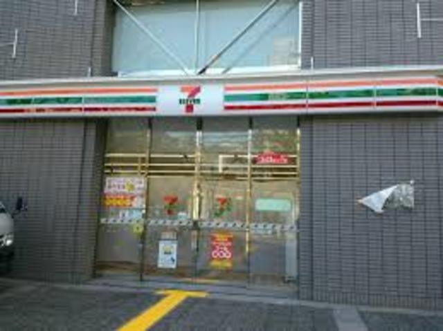 コンビニ　セブンイレブン江坂公園前店（コンビニ）まで216m