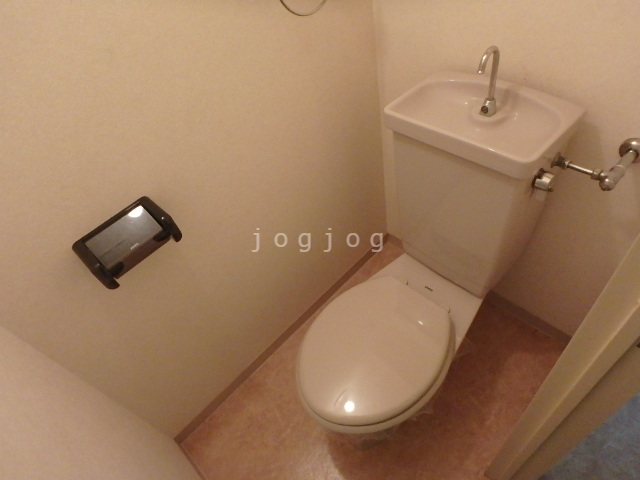 トイレ　当社サービスセンターで温水洗浄便座の設置承ります★