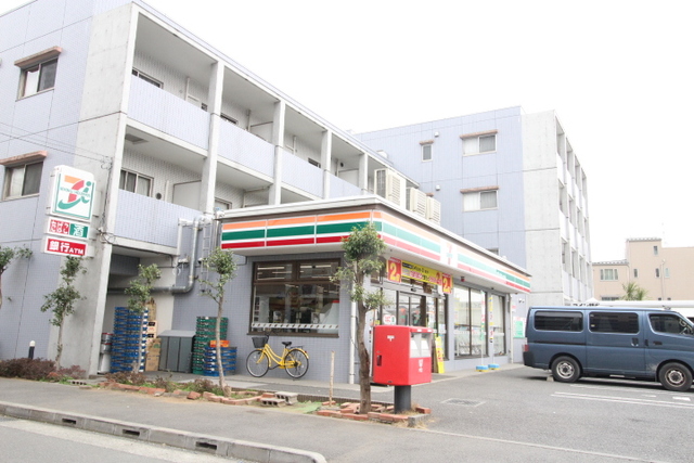 コンビニ　セブンイレブン矢野口中央店（コンビニ）まで742m