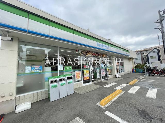 コンビニ　ファミリーマート石神井台六丁目店（コンビニ）まで648m