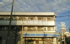 コンビニ　ローソン和光本町店（コンビニ）まで586m