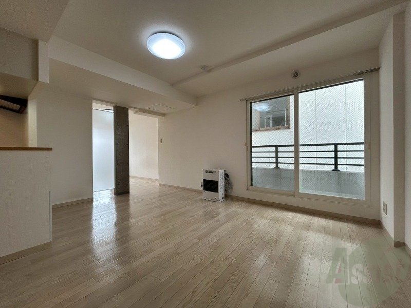 居室・リビング　広くてキレイなお部屋が広がっていて、充実した生活が送れそう。