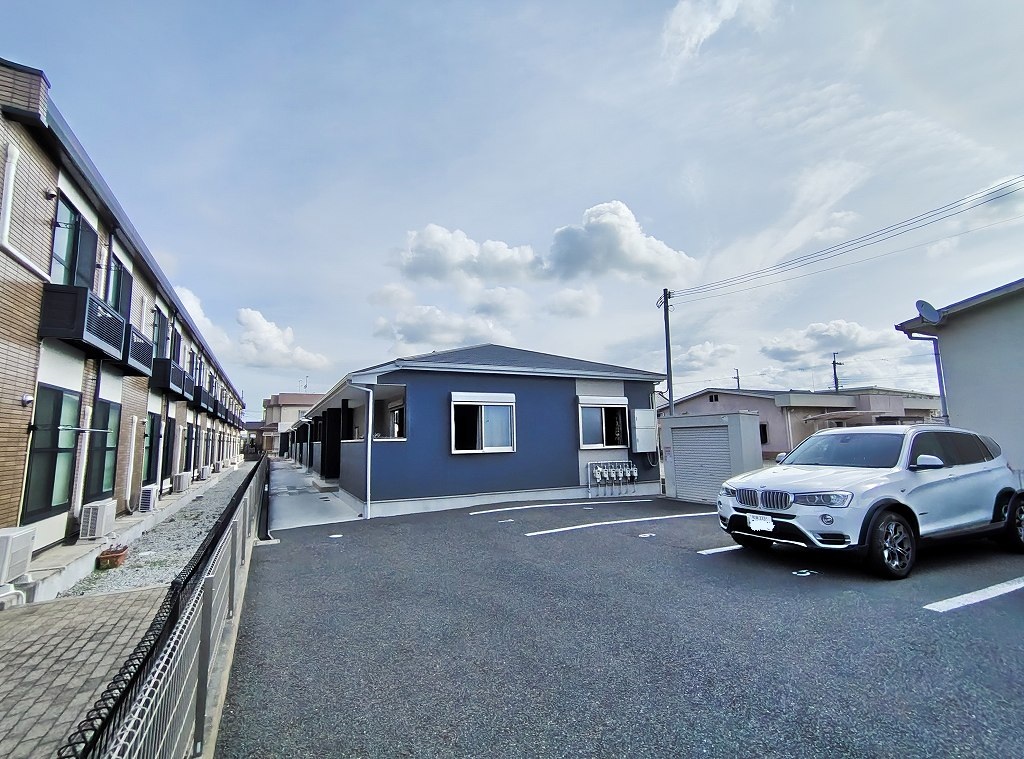 建物外観　平屋なので上階無し