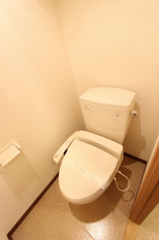トイレ　お問合せはシティホーム海田センター　082-821-2227