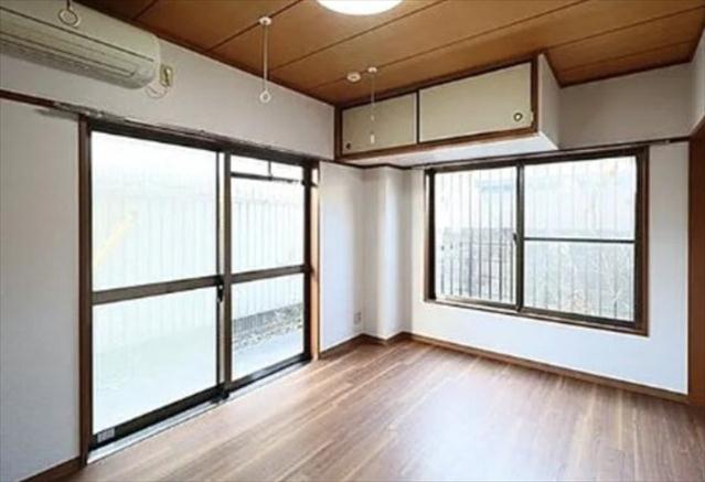 都営浅草線 西馬込駅 徒歩12分 3階建 築28年の居間写真