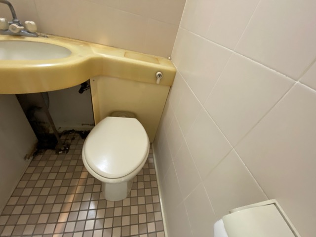 トイレ　浴室内にトイレがあります♪