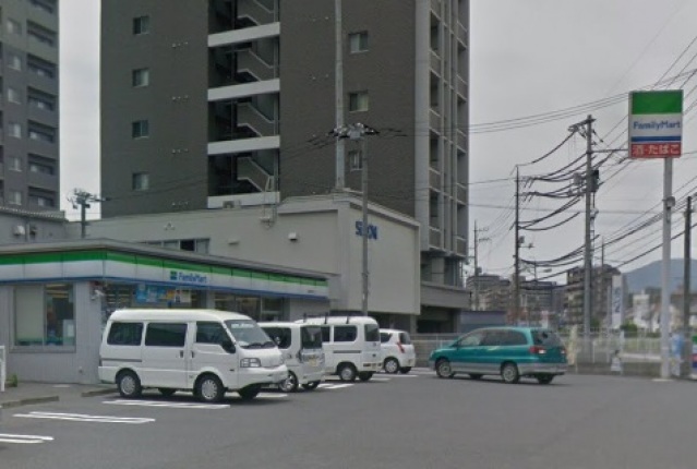 コンビニ　ファミリーマート（コンビニ）まで150m