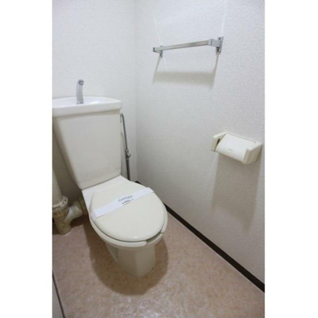 トイレ　※同仕様写真