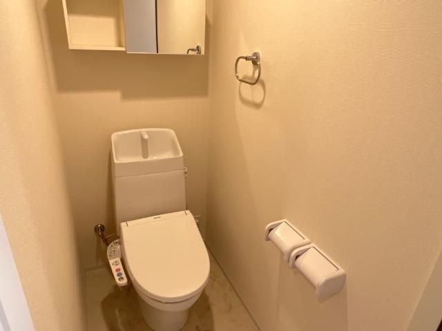 トイレ　落ち着いたトイレです