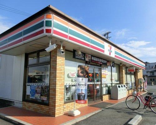 コンビニ　セブンイレブン長久手山野田（コンビニ）まで563m