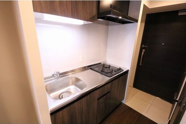 キッチン　※写真は同じマンションの違う部屋のものになります。