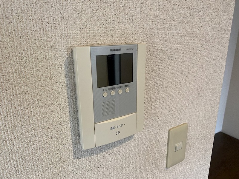 セキュリティ　モニター付きインターホン