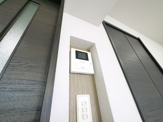 セキュリティ　モニター付きインターホン完備