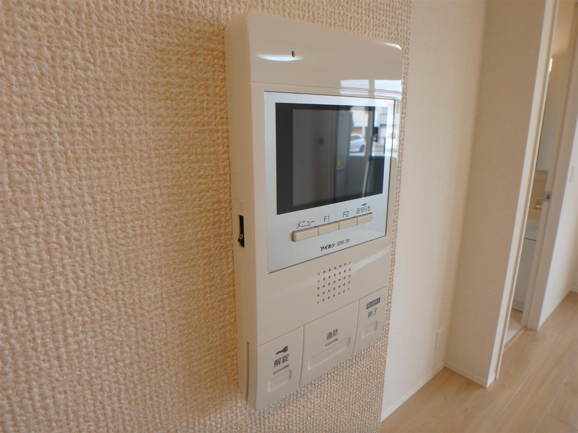 セキュリティ　室内で来訪者が確認出来て安心です☆