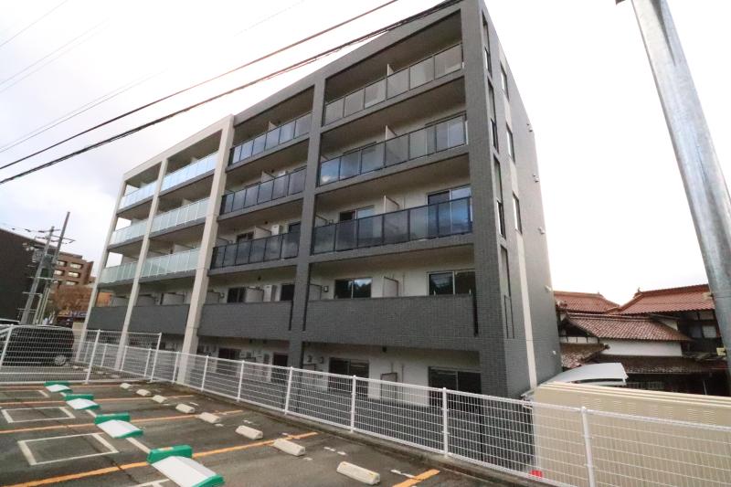 建物外観　リポーカル・ヴァリ　建物外観