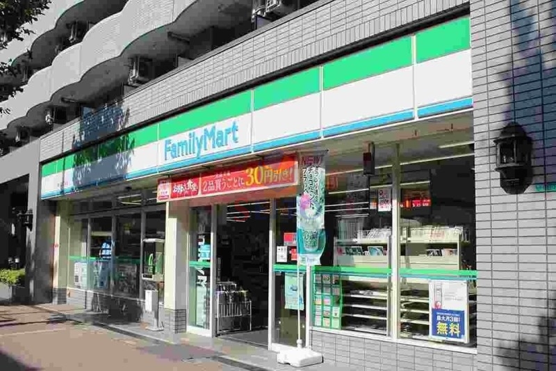 コンビニ　ファミリーマート東三国三丁目店（コンビニ）まで716m