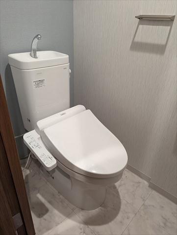 ＪＲ総武線 西荻窪駅 徒歩6分 3階建 築6年のトイレ写真