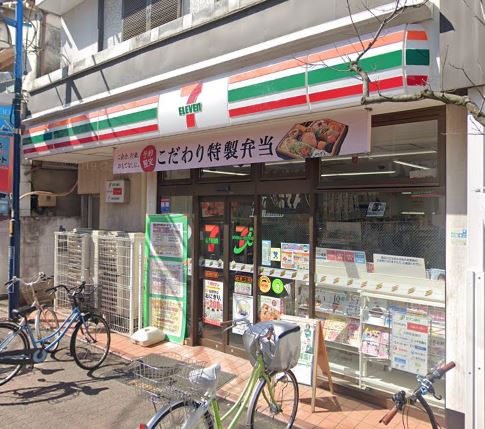 コンビニ　セブンイレブン 古市場店（コンビニ）まで580m
